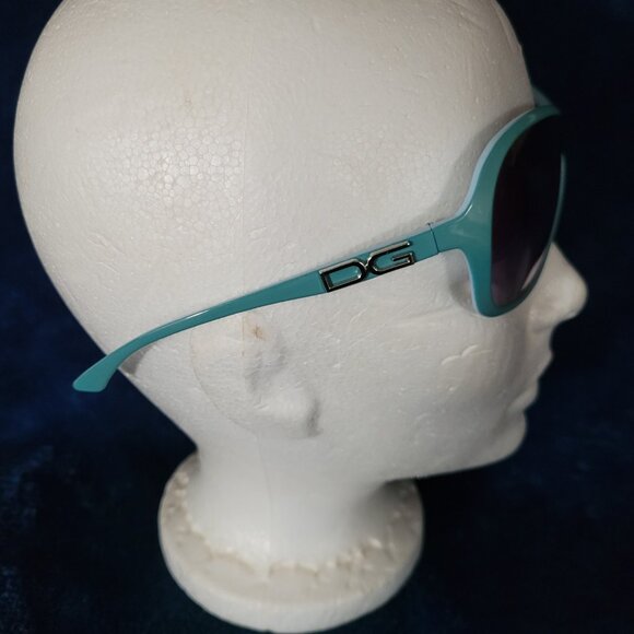 ~ Ladies Sunglasses - Picture 3 of 4